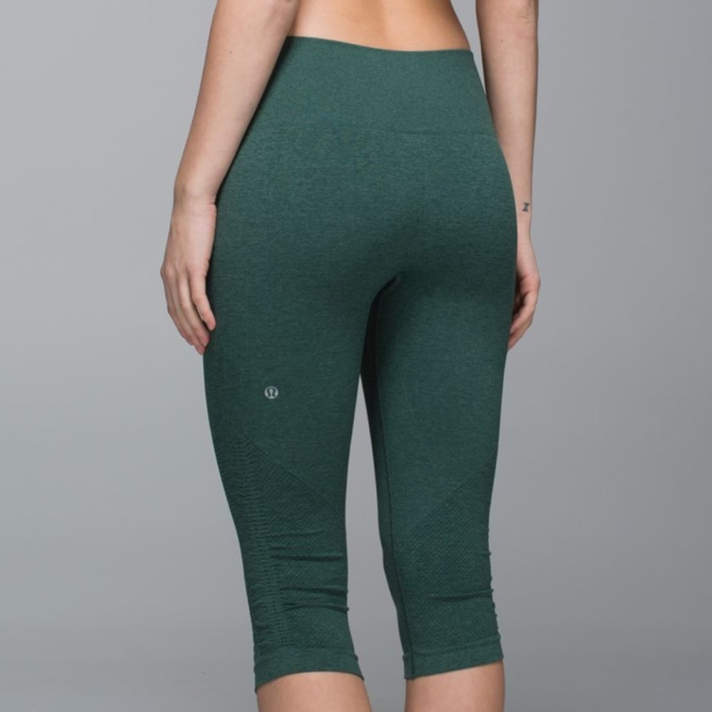 LULULEMON IN THE FLOW CROP II LEGGINGS IN HEATHERED FOREST GREEN SIZE 4